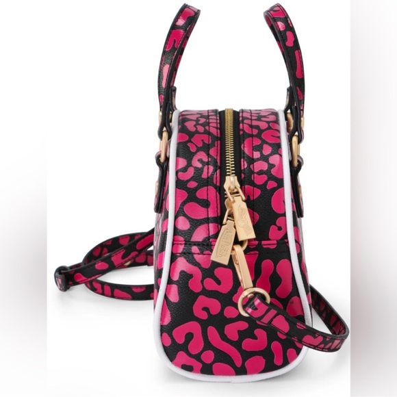 Von Dutch HOT PINK CHEETAH BOWLING BAG - Picture 4 of 7